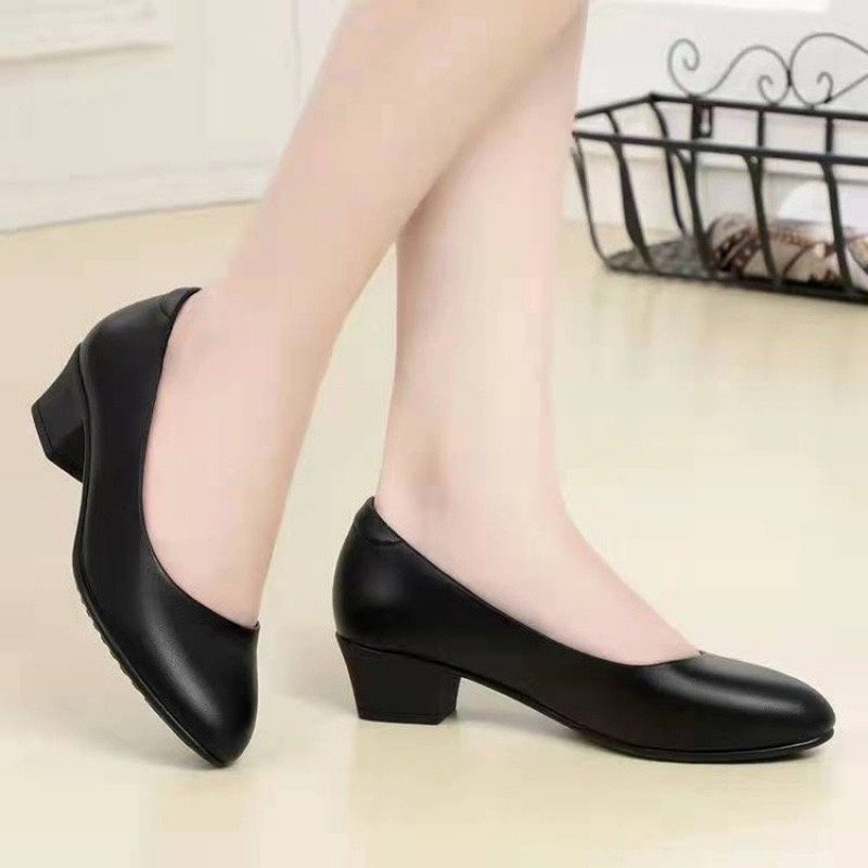 Zapatos de tacón medio de punta almendrada - Imagen 2